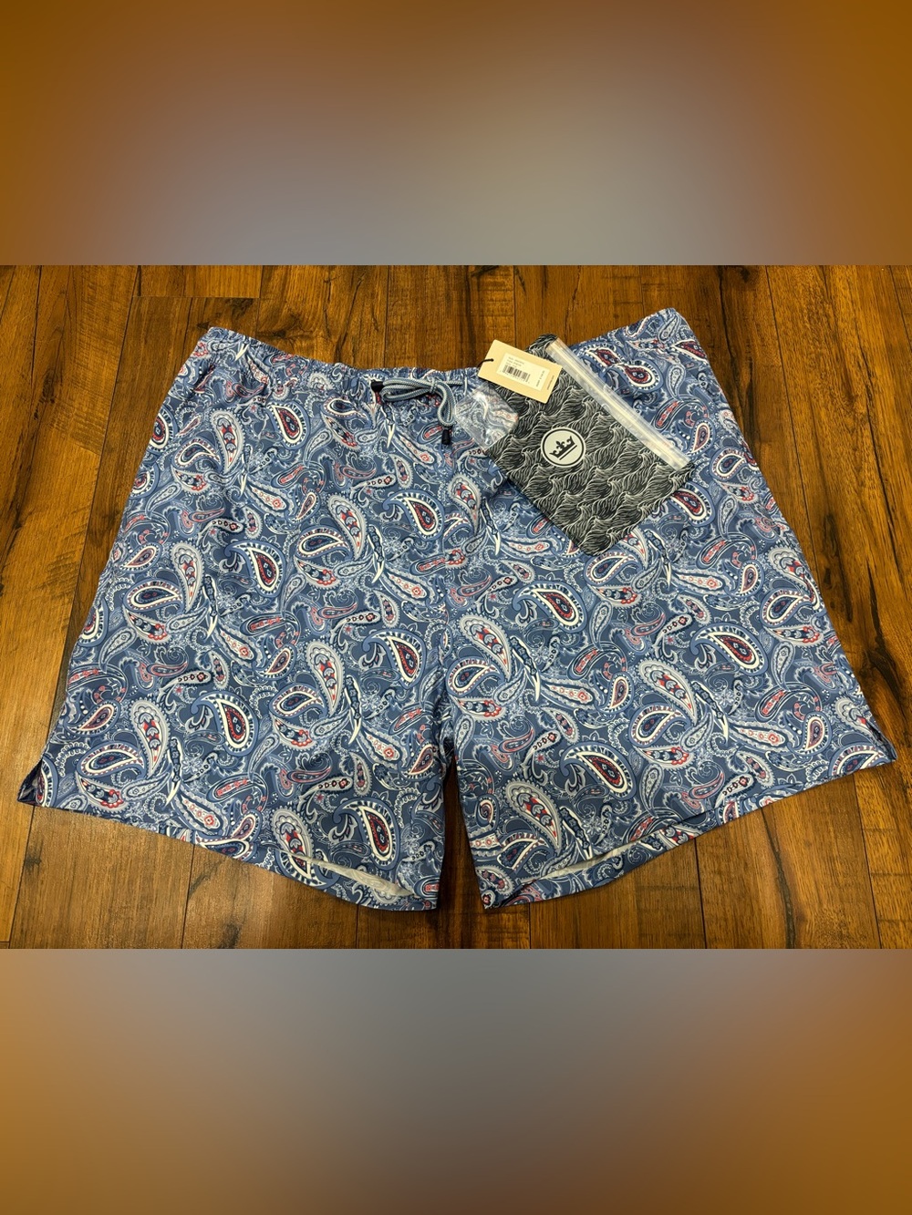 Peter Millar Paisley Red White Blue Swim Trunks NWT Men’s XXL Beach Vacation